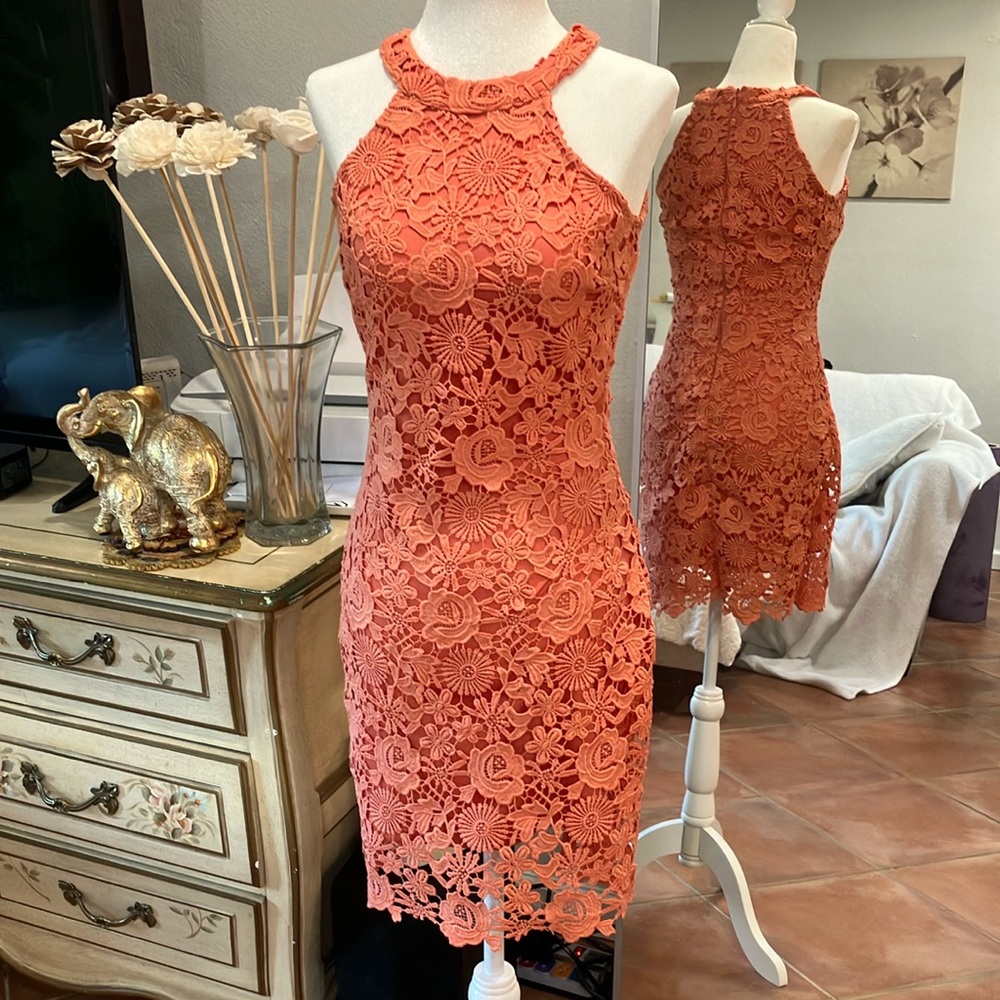 NWOT Lulu’s Coral Lace Dress